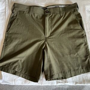 Orvis Green Flat Front Shorts Relaxed Fit